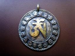 【五輪塔】佛教文物『卍如何學修佛法卍』平裝本，全書厚158頁。 歷史價格詳細信息