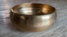 極品 尼泊爾手工頌缽 最大直徑10.5公分 銅缽 修行缽 瑜珈用品 音療 冥想 擺件 歷史價格詳細信息
