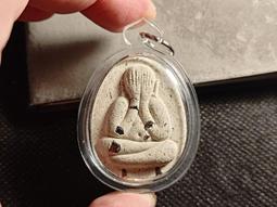 泰國佛牌~帕必達~Phasuk形制~阿羅漢聖僧昭坤諾參與開光~Wat Lao(曼谷)~值得收藏(0108C) 歷史價格詳細信息