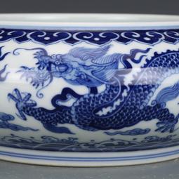 古玩 老貨老龍鳳戲珠手鐲一對，制作的很精致，顏色花紋漂亮，品相尺寸如圖 歷史價格詳細信息