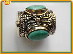 【雅之賞】*特賣*尼泊爾手工鑲嵌黃銅綠度母珊瑚吊墜掛墜~030455 歷史價格詳細信息