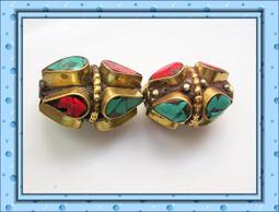 【雅之賞】*特賣*尼泊爾手工鑲嵌黃銅綠度母珊瑚吊墜掛墜~030455 歷史價格詳細信息