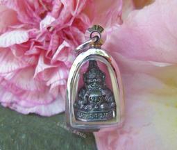 泰國精品【心型 燕通 佛牌 ~ 成全戀愛、造就個人魅力】~泰國 瓦邦帕寺廟 阿贊蘇斌 ~已開光加持~泰國佛牌 歷史價格詳細信息