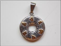 【雅之賞】*特賣* 鈦鋼 六字明咒 護身吊墜   (含鍊) ~A201 歷史價格詳細信息