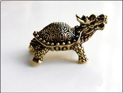 （純賞件）早期黃檜描金彩繪木雕子安地藏王菩薩，79.4 x 22.5 x 22.5公分，重6.5公斤。 歷史價格詳細信息