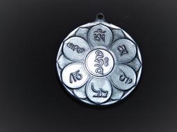 【雅之賞|藏傳|佛教文物】雙面白度母 琉璃吊墜護身掛件~043730 歷史價格詳細信息