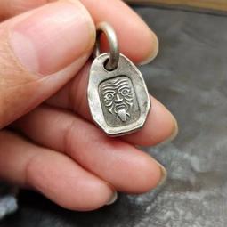 手打銀飾藏傳大黑天銀戒指 材質是千足銀的開口戒指，比較大適合32 歷史價格詳細信息