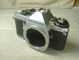 一枚珍藏經典早年某地火車站前有黑松汽水鐵牌及保密防諜標語黑白照片(舊品) 歷史價格詳細信息