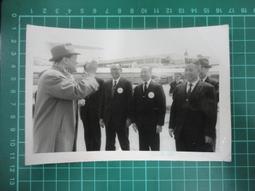 【台灣博土TWBT】201901-067 吳榮根義士 前往韓國駐華大使館 拜會金鐘坤大使  照片  民國71年11月3日 歷史價格詳細信息