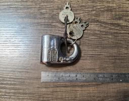 50年代 早期純手工制 朱泥鋼盔帽膨蓋標準水平壺 荊溪惠孟臣 倒勾臣 回頭臣 大溪款 柴窯燒 薄胎老壺 歷史價格詳細信息