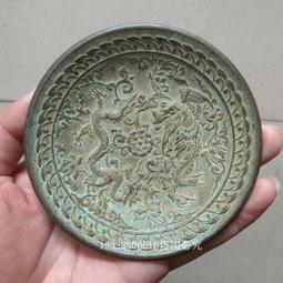 古玩 老貨老龍鳳戲珠手鐲一對，制作的很精致，顏色花紋漂亮，品相尺寸如圖 歷史價格詳細信息