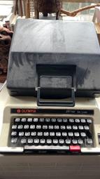 古董打字機 OLYMPIA  Traveller de Luxe S 打字機 附手提式外殼 打字機 XX 歷史價格詳細信息
