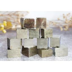 熱賣[）天然黃水晶 元寶 風水 擺件 家居 客廳 裝飾 風水擺件 招財 開光 仿真玻琍大小 金元寶 350 歷史價格詳細信息