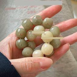 【熱賣】漸變白玉菩提根手串女繞指柔文玩菩提子佛珠綠陰皮學生盤玩手鏈男 歷史價格詳細信息