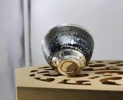 @@@六合堂@@@1990年代 仿清乾隆 薄胎朱泥加彩 紫砂壺 精繪牡丹花，壺身壺盖皆上彩，二次進窯燒制 ，薄胎拉坯，修 歷史價格詳細信息