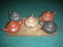 ~早期收藏~紫砂壺 “調砂”工藝 ~砂粗 質古 肌理勻   鑒賞"銀砂閃點” “珠粒隱現" 壺上運刀刻款  有款:時大彬 歷史價格詳細信息