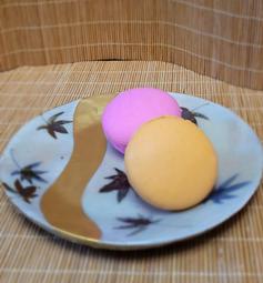 @@六合堂@@@日本早期備前燒，名家之作，1壺2杯，壺蓋自然落灰，壺身紅痕，土味留白，壺底略金銀光，手把流釉自然，薄胎輕 歷史價格詳細信息