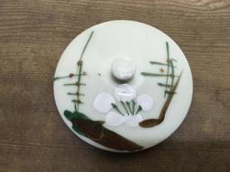 WH22329【四十八號老倉庫】全新 早期 台灣 綠釉 手繪 梅花杯杯蓋 7.7cm 1蓋價【有瑕】【懷舊收藏拍片道具】 歷史價格詳細信息