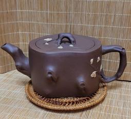 @@@六合堂@@@清中期老擦擦模佛陀法印天鐵  天降天鐵隕石，清中期盛世精品，雕模細膩，為同品項中的珍品。 值得收藏，佛光普照。蓮花座雕刻也講究細部。  保證清 歷史價格詳細信息