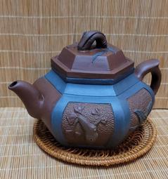 @@六合堂@@早期宜興紫砂一廠，報春壺，廠壺。14孔菱形排列出水。工藝佳，土質一流，早期藏家分享收藏，現在入手廠壺正是時 歷史價格詳細信息