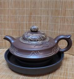 @@六合堂@@早期紫砂原礦段泥綠泥超大壺，老壺仙藏家天天茶水澆養餘30年，作家：高建芳，1956年出生于陶都宜興，江蘇省 歷史價格詳細信息