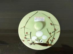WH25522【四十八號老倉庫】全新 早期 台灣 綠釉 手繪 梅花 茶杯 蓋杯杯蓋 9.2/7.1cm 小瑕【懷舊收藏擺 歷史價格詳細信息