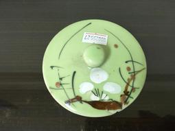 WH25522【四十八號老倉庫】全新 早期 台灣 綠釉 手繪 梅花 茶杯 蓋杯杯蓋 9.2/7.1cm 小瑕【懷舊收藏擺 歷史價格詳細信息