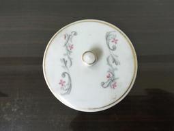 早期臺灣：藤面摺疊椅 × 5張（台中和盛傢俱、鳳凰牌、金屬折疊椅、北歐風格、老椅傢俱） 歷史價格詳細信息