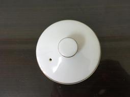 WH25522【四十八號老倉庫】全新 早期 台灣 綠釉 手繪 梅花 茶杯 蓋杯杯蓋 9.2/7.1cm 小瑕【懷舊收藏擺 歷史價格詳細信息