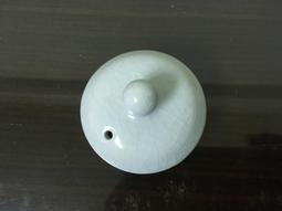 WH25490【四十八號老倉庫】全新 早期 台灣 金邊 素色 小 茶壺 壺蓋 3.6/2.8 cm【懷舊收藏擺飾道具】 歷史價格詳細信息