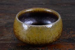 陶藝家 覃樂惠《雲龍壺》精緻典雅。品茗收藏首選  容量約:130cc，7孔，原礦降坡泥  珍藏原礦土胎，親茶性佳 歷史價格詳細信息