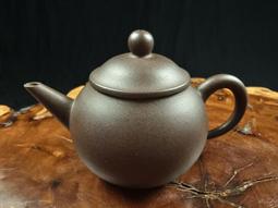~壺風茶道~R139《宜興紫砂 早期 顆粒朱泥 紫砂壺》 約250cc 手工製作壺内布袋紋、普洱茶、紫砂壺、茶壺 歷史價格詳細信息