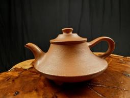 ～壺風茶道~23016《宜興紫砂 紫泥 扁六方絞泥壺》約240cc  宜興紫砂壺、紫砂、普洱茶、茶壺 歷史價格詳細信息