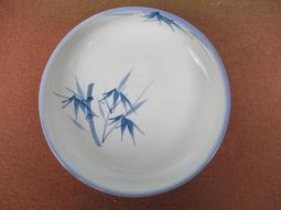 早期香山瓷器醬油碟/台灣早期陶瓷/早期青花手繪竹葉醬油碟/早期老瓷器/阿公阿嬤的老碗盤/阿嬤硘仔/古早碗盤/早期食器皿 歷史價格詳細信息