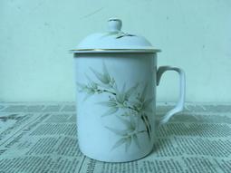 WH28039【四十八號老倉庫】二手 早期 台灣 牛奶玻璃燈罩 鐵柄 木座 三段觸控 桌燈 檯燈 高cm 1盞價 歷史價格詳細信息