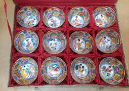 早期硬殼手提化妝箱 化妝品收納箱 大彩妝箱 密碼鎖化妝箱 美甲紋繡工具箱(帶鏡) 歷史價格詳細信息