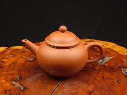 ∼壺風茶道~24025《宜興紫砂 中國宜興印 蓋款秀春 水平壺》180 cc ~宜興紫砂壺、茶壺、紫砂、普洱茶、茶具 歷史價格詳細信息