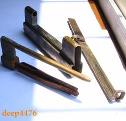 古董 老件 古 銅鎖 2個一組 正老件  刻花 一個刀劍造型 一個有刻名字 歷史價格詳細信息