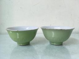 WH27094【四十八號老倉庫】全新 早期 台灣 綠釉 菊辦紋 碗 飯碗 11.5cm 2碗價 完整【懷舊收藏拍片道具】 歷史價格詳細信息