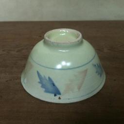 WH9917【四十八號老倉庫】全新 早期 台灣 藍釉 手繪 胭脂紅 梅花 碗 飯碗 11.8cm 有瑕 2碗價 歷史價格詳細信息