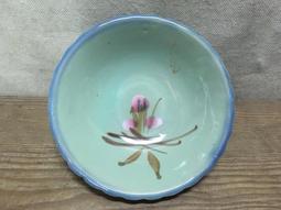 WH17443【四十八號老倉庫】全新 早期 台灣 藍釉 手繪 胭脂紅 花 碗 麵碗 湯碗 16.6cm 1碗價【懷舊收藏 歷史價格詳細信息