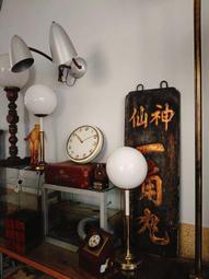 極美 夢幻品 圓弧型 金屬網孔 壁掛 漂浮圓鏡 . 三燈頭 原廠拉線開關  散射壁面光灑極美 . 完整漂亮 超美品 . 歷史價格詳細信息