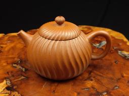～壺風茶道~24096《宜興紫砂 降坡泥 菊瓣壺》約180cc 宜興紫砂壺、紫砂、普洱茶、茶壺 歷史價格詳細信息