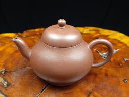 ~壺風茶道~R139《宜興紫砂 早期 顆粒朱泥 紫砂壺》 約250cc 手工製作壺内布袋紋、普洱茶、紫砂壺、茶壺 歷史價格詳細信息