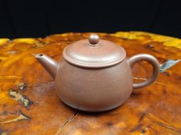 ~壺風茶道~R139《宜興紫砂 早期 顆粒朱泥 紫砂壺》 約250cc 手工製作壺内布袋紋、普洱茶、紫砂壺、茶壺 歷史價格詳細信息