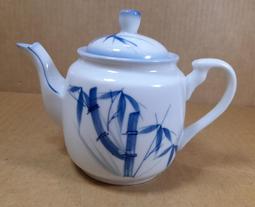 早期關東窯瓷杯 /台灣早期陶瓷杯/早期青花手繪竹葉杯/早期老瓷器/阿公阿嬤的老碗盤/阿嬤硘仔/古早碗盤/早期青花杯 歷史價格詳細信息