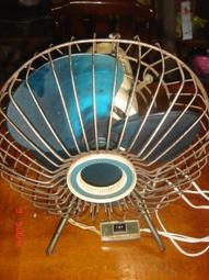 早期電風扇(1)~~鋁+鐵+塑料製~~一段風速~~擺頭正常~~桌上型小電風扇~~懷舊.擺飾.道具 歷史價格詳細信息