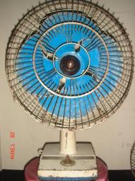早期電風扇(5)~金龍牌~桌上型~10吋~鐵+塑料製~功能正常~懷舊.擺飾.道具 歷史價格詳細信息