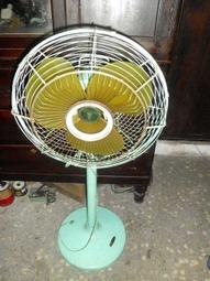 早期電風扇(5)~金龍牌~桌上型~10吋~鐵+塑料製~功能正常~懷舊.擺飾.道具 歷史價格詳細信息