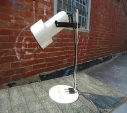 塑膠製蓮花 1個 15元 ，紅色一個30元，蠟燭燈 電燭燈 燭台燈 佛燈 神明燈 祖先燈 蓮花燈台 ?燈 九成新 歷史價格詳細信息